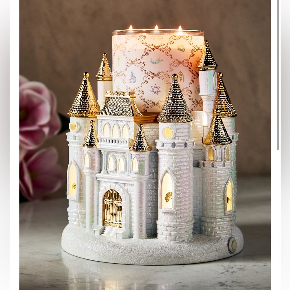 ✨Disney Princess Light up Castle Pedestal✨